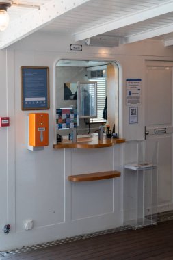 Yvoire, Fransa - 29 Temmuz 2024: Cenevre Gölü 'ndeki feribot bileti