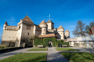 Chillon Şatosu veya Chillon Şatosu, İsviçre 'de Vaud kantonu Montreux yakınlarındaki Geneva Gölü' nde yer alan ünlü bir kaledir.