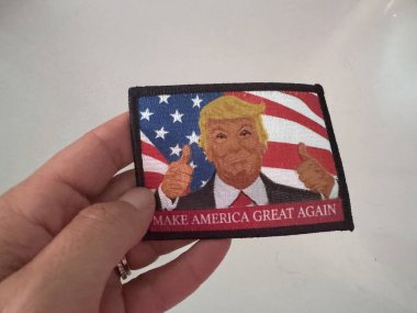 Mesa, Arizona - 8 Ağustos 2025: ABD Başkanı Souviner 'a karşı Donald Trump MAGA Amerika' yı Büyük Yapıyor