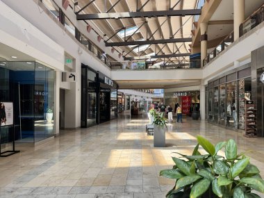 Mesa, Arizona - 31 Ağustos 2025 Doğu Vadisi 'ndeki Superstition Springs Center' da