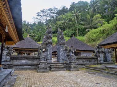 Gunung Kawi, Bali, Endonezya Kraliçelerinin mezarları