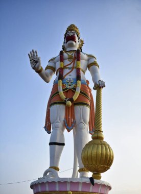 Hanuman, Tanrı Rama 'nın bir Hindu tanrısı ve tanrısal maymun (vanara) yoldaşıdır. Hanuman, Hint destanı Ramayana 'nın ana karakterlerinden biridir.