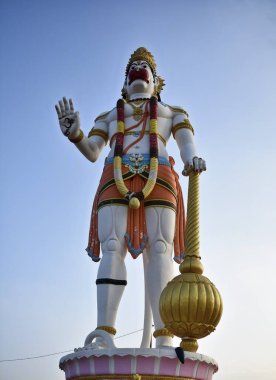 Hanuman, Tanrı Rama 'nın bir Hindu tanrısı ve tanrısal maymun (vanara) yoldaşıdır. Hanuman, Hint destanı Ramayana 'nın ana karakterlerinden biridir.