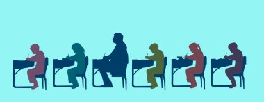 Yetişkin bir adam ilköğretim sınıfındaki bir ilköğretim masasında oturup insanların eğitimini tamamlamak ya da yüksek lisans yapmak ya da lise diploması ya da avukatlık diploması almak için geri döndüklerini anlatıyor..