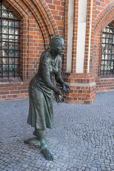 stock image Bronze sculpture by Grete Minde in front of the town hall in Tangermnde, Saxony-Anhalt, Germany