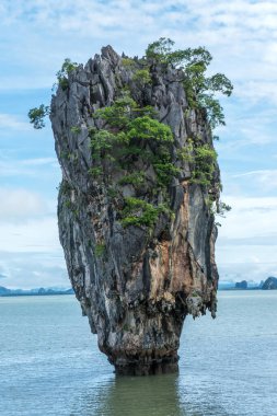 Tayland 'da Phang-Nga Körfezi' nde suda kayalık arazi