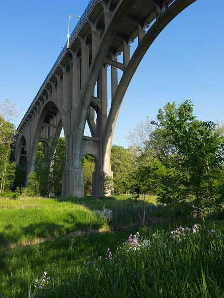 Szlak Ohio Łuki Mostu Wznoszące Się Wysoko Nad Cuyahoga Valley — Zdjęcie stockowe