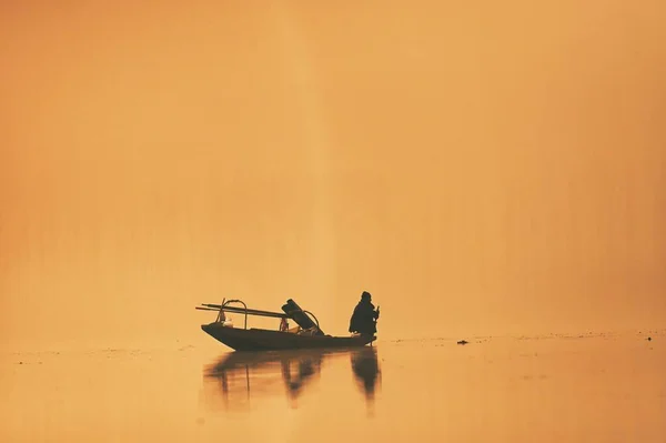 Kasım Ayı Boyunca Dal Gölü Kaşmir Shikara Teknesine Karşı Güzel — Stok fotoğraf