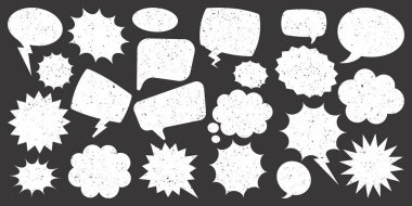 Siyah arka planda beyaz grunge komik konuşma balonları. El çizimi eski çizgi film çıkartmaları. Sohbet, mesaj kutusu. Vektör illüstrasyonu.