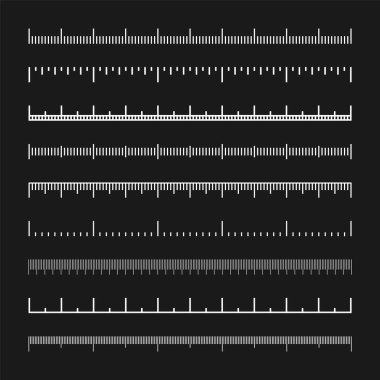Bölünmüş farklı ölçeklerde. Uzunluğu, yüksekliği santimetre, milimetre ya da inç olarak ölçmek için gerçekçi beyaz bir ölçek. Cetvel, mezura işaretleri, boyut göstergeleri. Vektör illüstrasyonu.