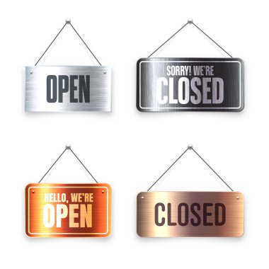 Fırçalanmış metal Açık ve Kapalı asılı tabelalar. Kafe, restoran, bar ya da perakende mağazası için klasik kapı tabelası. Duyuru pankartı, iş ya da hizmet için bilgi tabelası. Vektör illüstrasyonu.