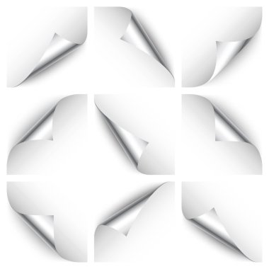 Gümüş kağıt bukleler. Gölgeli kıvrımlı sayfa köşesi. Boş bir kağıt parçası. Renkli parlak folyo. Reklam ve tanıtım için tasarım elemanı. Vektör illüstrasyonu