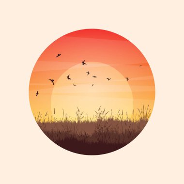 Çimenli ve eski ahşap çitli çayır siluetleri. Kırsal alan, panoramik yaz çimenliği kırsal alan otlar, yabani otlar. Tarım ve tarım. Doğada yaz günbatımı. Vektör illüstrasyonu.