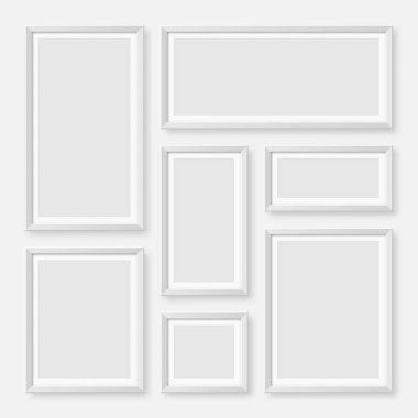 Gerçekçi boş resim çerçeveleri koleksiyonu. Sanat, fotoğraf ya da reklam için modern poster modeli. Sanat galerileri, iç dekorasyon ve markalaşma için mükemmel. Vektör illüstrasyonu.