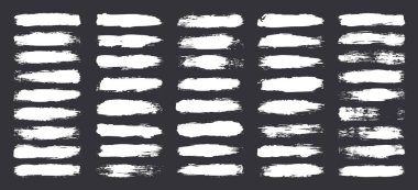 Grunge fırça darbeleri, çizgiler, mürekkep lekeleri, elle çizilmiş karalama şekilleri. El yapımı kabataslak izler, akrilik lekeler, kömür çizgileri. Boya dokuları, kuru fırça etkisi. İşaret altı çizili. Vektör illüstrasyonu.