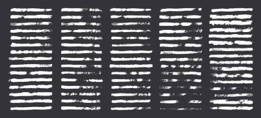 Grunge fırça darbeleri, çizgiler, mürekkep lekeleri, elle çizilmiş karalama şekilleri. El yapımı kabataslak izler, akrilik lekeler, kömür çizgileri. Boya dokuları, kuru fırça etkisi. İşaret altı çizili. Vektör illüstrasyonu.