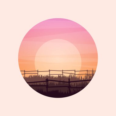 Çimenli ve eski ahşap çitli çayır siluetleri. Kırsal alan, panoramik yaz çimenliği kırsal alan otlar, yabani otlar. Tarım ve tarım. Doğada yaz günbatımı. Vektör illüstrasyonu.