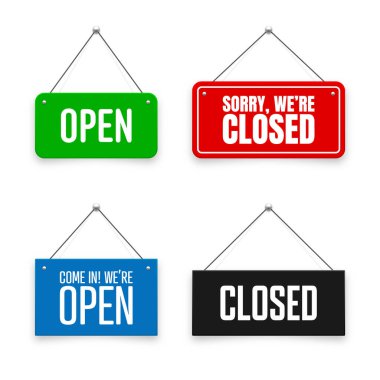 Gerçekçi açık ya da kapalı tabelalar. Kafe, restoran, bar ya da perakende mağazası için klasik kapı tabelası. Duyuru pankartı, iş ya da hizmet için bilgi tabelası. Vektör illüstrasyonu.