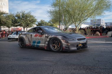 Las Vegas - ABD - 4 Kasım 2022: SEMA Show Cruise sırasında Nissan GTR.