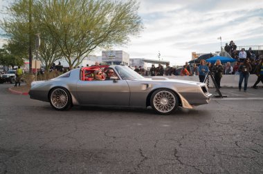 Las Vegas - ABD - 4 Kasım 2022: SEMA Show Cruise sırasında Pontiac Firebird.