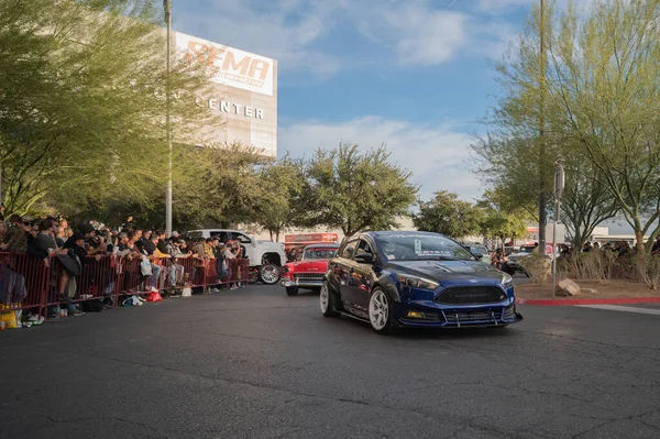ラスベガス アメリカ 2022年11月4日 Semaショークルーズ中のフォードフォーカス — ストック写真
