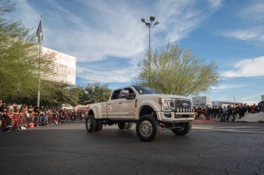 Las Vegas - ABD - 4 Kasım 2022: SEMA Show Cruise sırasında Ford F-450.