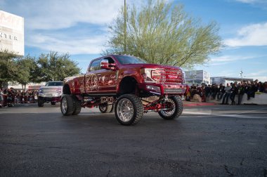 Las Vegas - ABD - 4 Kasım 2022: SEMA Show Cruise sırasında Ford F-350.