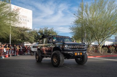 Las Vegas - ABD - 4 Kasım 2022: SEMA Show Cruise sırasında Ford Bronco.