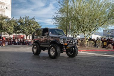 Las Vegas - ABD - 4 Kasım 2022: SEMA Show Cruise sırasında Suzuki Samurai.