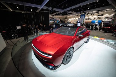 Los Angeles - ABD - 17 Kasım 2022 Los Angeles Kongre Merkezi 'nde Los Angeles Otomobil Fuarı sırasında All-Electric Dodge Challenger.