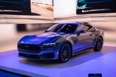 Los Angeles - ABD - 17 Kasım 2022: Los Angeles Kongre Merkezi 'nde Los Angeles Otomobil Fuarı sırasında Ford Mustang.