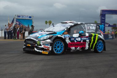 San Pedro, CA - 20 Eylül 2014: Ken Block American profesyonel ralli sürücüsü Red Bull GRC Global Rallycross.