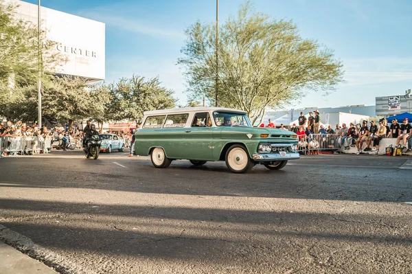 Las Vegas - ABD - 3 Kasım 2023: SEMA Show Cruise sırasında Ford F-350.