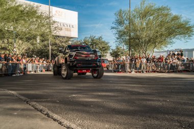 Las Vegas - ABD - 3 Kasım 2023: Chevrolet Silverado SEMA Show Cruise sırasında 3500HD.