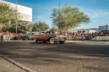 Las Vegas - ABD - 3 Kasım 2023: SEMA Show Cru ise sırasında Cadillac Sevilleduring.