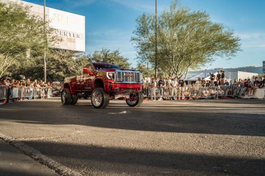 Las Vegas - ABD - 3 Kasım 2023: SEMA Show Cruise sırasında GMC.