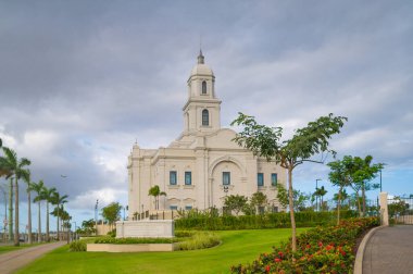 Salvador, Bahia - Brezilya - 30 Eylül 2024: The church of Jesus Christ of Latter-day Saints in Salvador, Bahia, Brezilya.