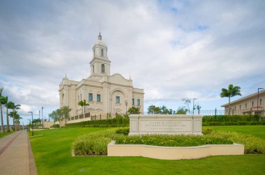 Salvador, Bahia - Brezilya - 30 Eylül 2024: The church of Jesus Christ of Latter-day Saints in Salvador, Bahia, Brezilya.