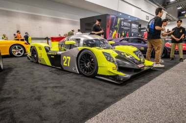 Las Vegas, Nevada - ABD - 2 Kasım 2023: ADESS-03 LMP3 Yarış Arabası Las Vegas Kongre Merkezi SEMA Show sırasında