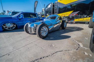 Las Vegas, Nevada - ABD - 3 Kasım 2023 Las Vegas Kongre Merkezi 'ndeki SEMA Show sırasında Miller Golden Submarine Car