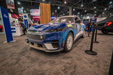 Las Vegas, Nevada - ABD - 3 Kasım 2023: Ford Mustang Mach-Ev Las Vegas Kongre Merkezi 'ndeki SEMA Show sırasında