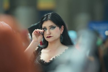 Los Angeles, Kaliforniya, ABD 27 Eylül 2025 Los Angeles Kongre Merkezi 'nde düzenlenen Los Angeles Comic Con sırasında kostümlü katılımcı.