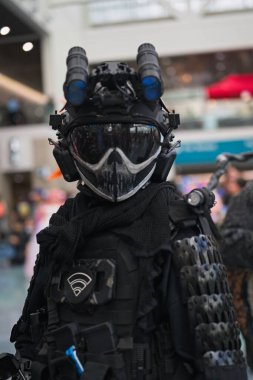 Los Angeles, Kaliforniya, ABD 27 Eylül 2025 Los Angeles Kongre Merkezi 'nde düzenlenen Los Angeles Comic Con sırasında kostümlü katılımcı.