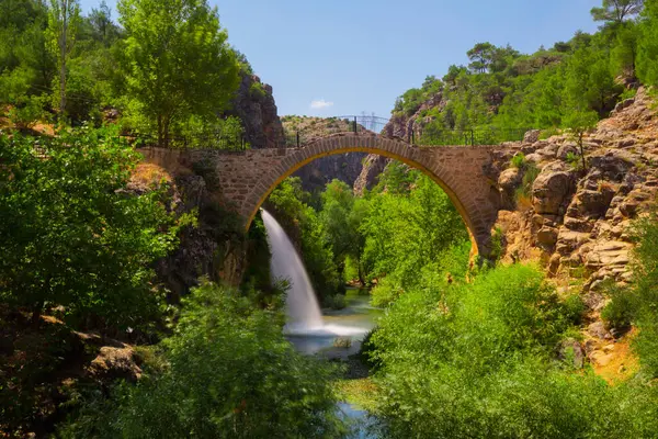 Wodospady Rzeki Turcji Historyczny Kamienny Most Wodospad Świetne Zdjęcie Gdzie — Zdjęcie stockowe