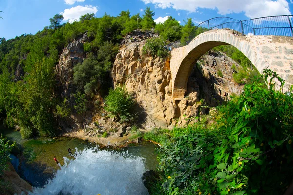 Törökország Vízesései Folyói Történelmi Kőhíd Vízesés Nagyszerű Fotó Ahol Természet — Stock Fotó