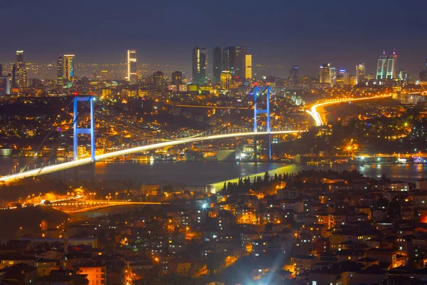 Июля Мост Мучеников Теммуз Сехитлер Копрусу Стамбульский Босфорский Мост Ночью — стоковое фото