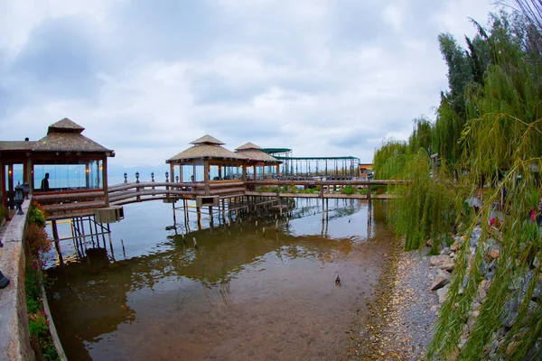 Resort Restaurace Nachází Pobřeží Jezera Iznik — Stock fotografie