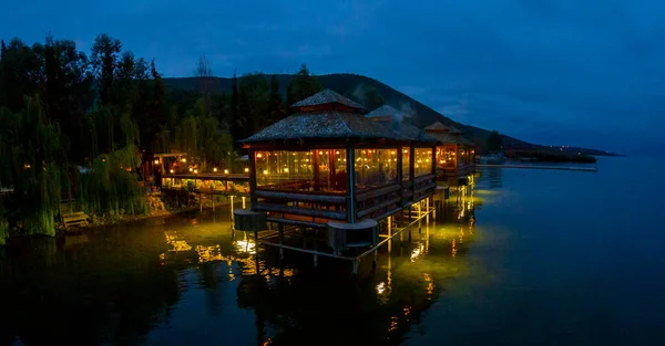 Resort Restaurante Localizado Costa Lago Iznik — Fotografia de Stock