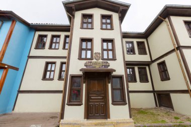  Eskisehir 'deki renkli Odunpazari semti evleri. Eskisehir Türkiye 'de daha popüler bir turizm arızası.