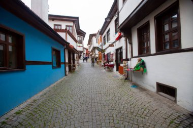  Eskisehir 'deki renkli Odunpazari semti evleri. Eskisehir Türkiye 'de daha popüler bir turizm arızası.